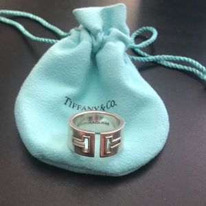 Tiffany & Co. “Tiffany T cutout ring”
